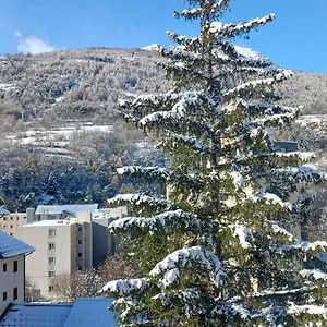 Appartement Coquet Type 2 De 56 M² En Centre, Briançon